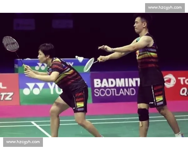 羽毛球双打精彩对决瞬间,顶级选手激烈角逐决胜时刻